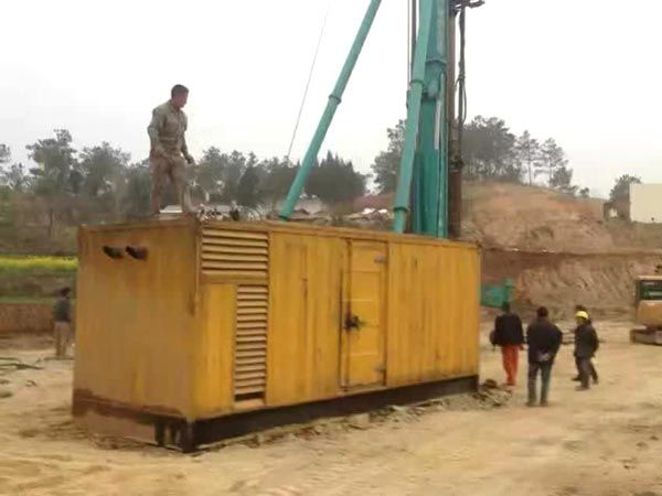 柯坪如何判断水冷式机油散热器密封件是否需要更换？